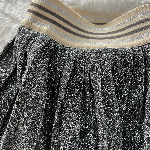 Lovely vintage pleated circle skirt with elastic waist. No flaws. - Picture 2 of 6